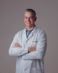 Dr. Anderson Gonçalves, cirurgião do aparelho digestivo Dr. Anderson Gonçalves, cirurgião do aparelho digestivo